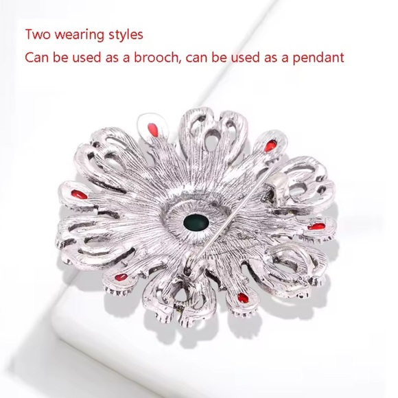 Vintage Baroque Queen Crystal Elegant Brooch - Picture 8 of 13